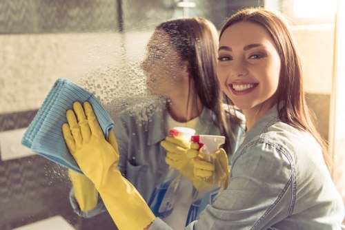 Local deep cleaning service for a flat in Harringay